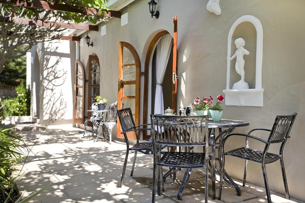 Tiana Guest house 4*